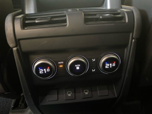 LAND ROVER Defender usata, con Interni in pelle