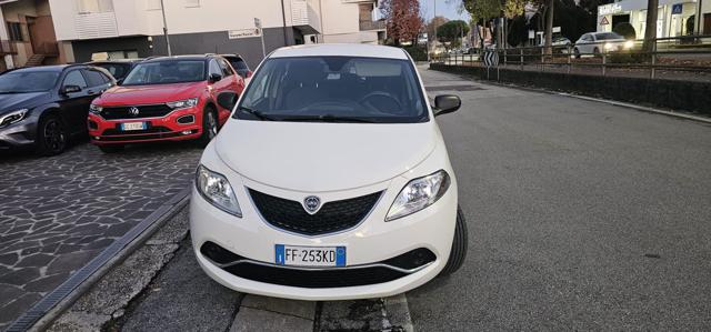 LANCIA Ypsilon usata, con ESP
