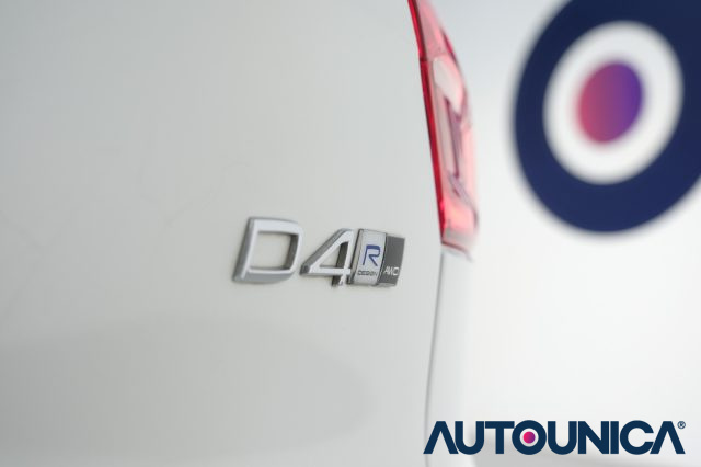 VOLVO XC40 usata, con Telecamera per parcheggio assistito