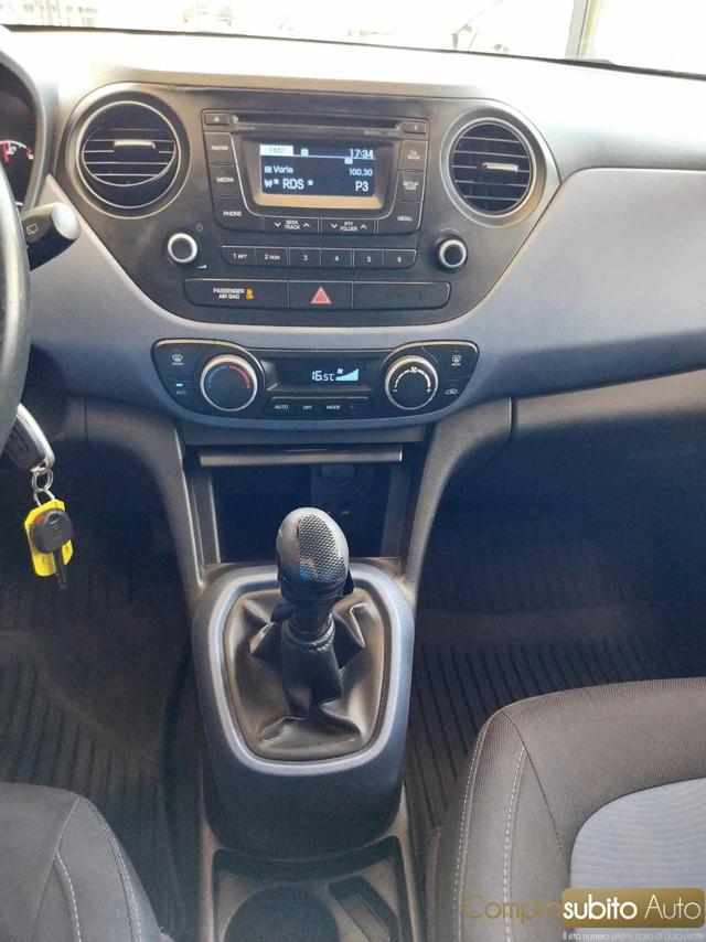 HYUNDAI i10 usata 30