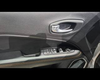 JEEP Compass usata, con Sedile posteriore sdoppiato