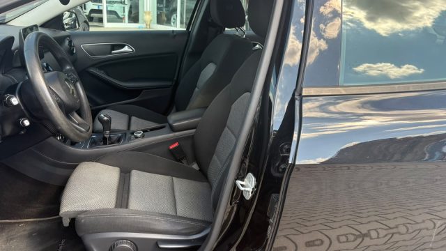 MERCEDES-BENZ GLA 200 usata, con Climatizzatore