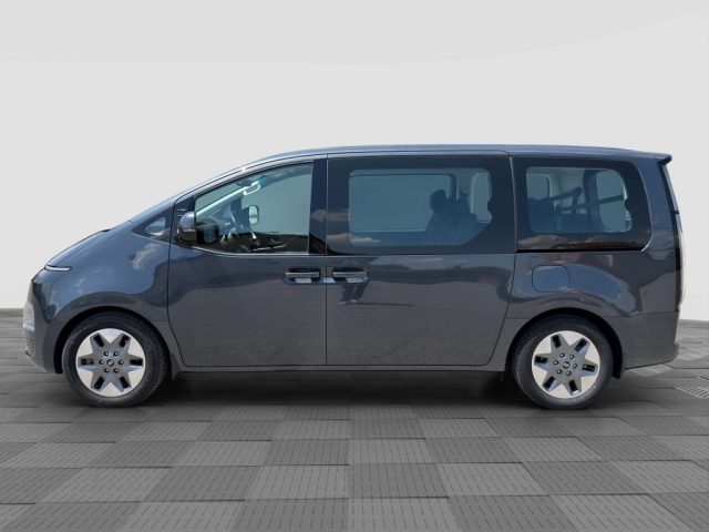 HYUNDAI Staria usata 1