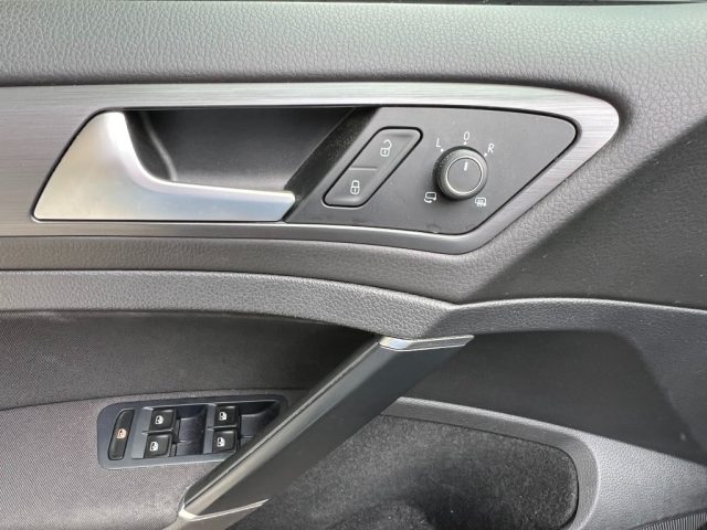 VOLKSWAGEN Golf usata, con Servosterzo