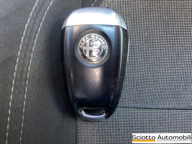 ALFA ROMEO Stelvio usata, con Sensori di parcheggio posteriori