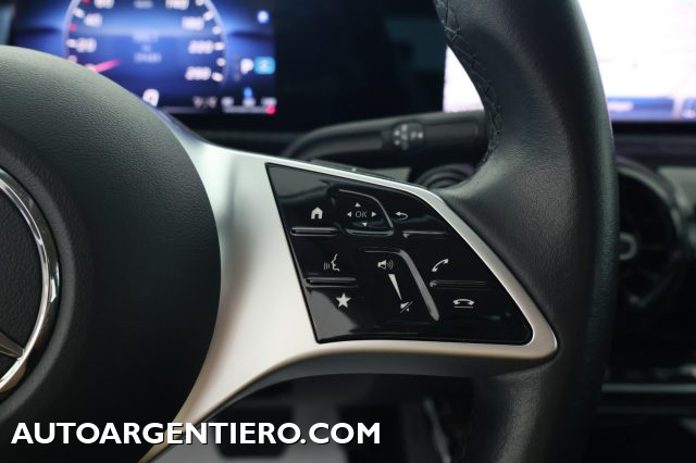 MERCEDES-BENZ A 180 usata, con Cronologia tagliandi