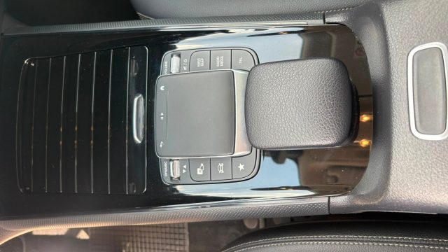 MERCEDES-BENZ GLA 200 usata, con Bracciolo