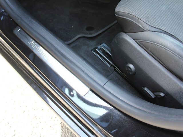 MERCEDES-BENZ C 220 usata, con MP3