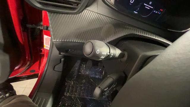 PEUGEOT 2008 usata, con Sistema di navigazione