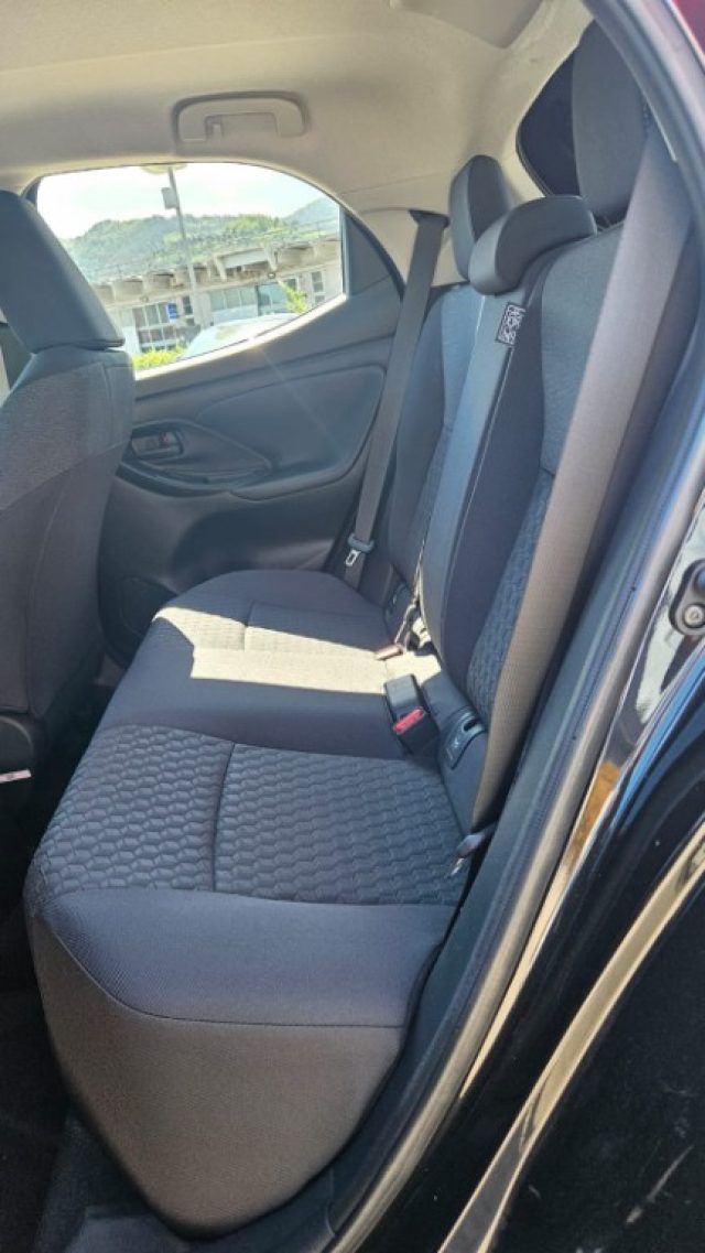 TOYOTA Yaris usata, con Airbag testa