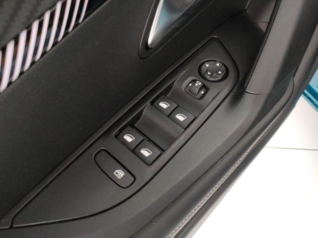PEUGEOT 2008 usata, con Vetri oscurati