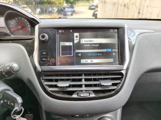 PEUGEOT 208 usata, con Autoradio