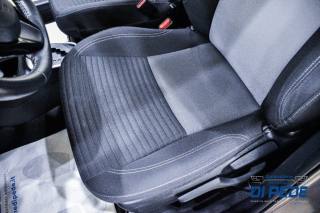 TOYOTA Yaris usata, con Luci diurne