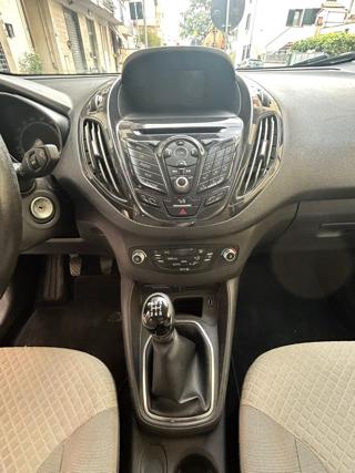 FORD Tourneo Courier usata, con Pneumatici estivi