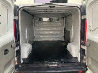 OPEL Vivaro usata, con USB