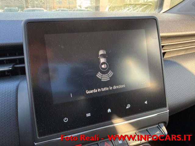 RENAULT Clio usata, con Luci diurne LED