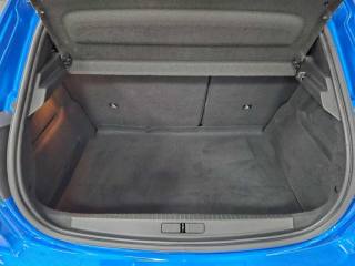 PEUGEOT 208 usata, con Sedile posteriore sdoppiato