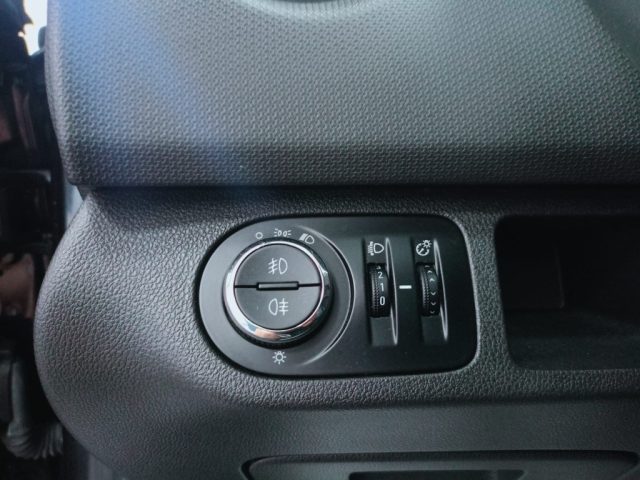 OPEL Meriva usata, con USB