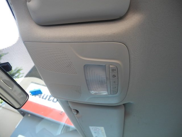 MERCEDES-BENZ Vito usata, con Isofix