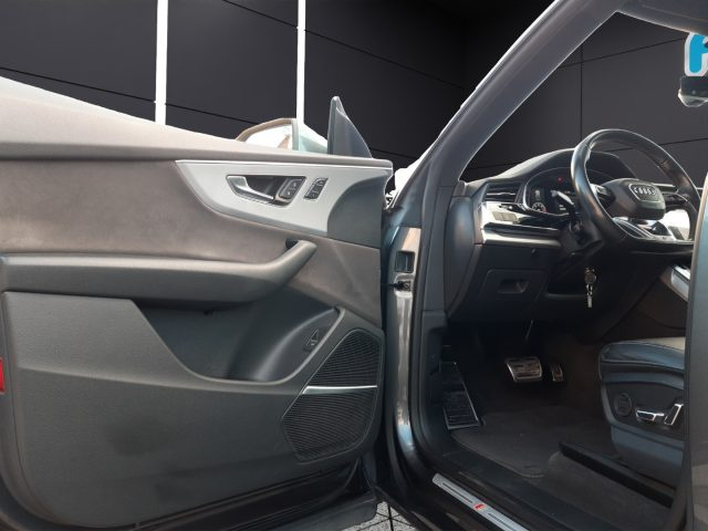 AUDI Q8 usata, con Regolazione elettrica sedili