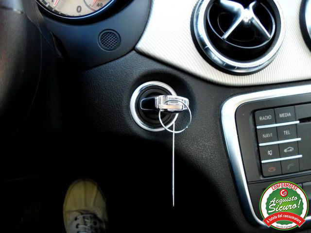 MERCEDES-BENZ CLA 200 usata, con Bracciolo