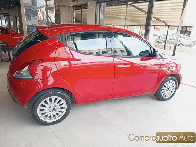LANCIA Ypsilon usata, con Autoradio