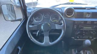 LAND ROVER Defender usata 22