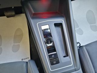 VOLKSWAGEN Golf usata, con USB