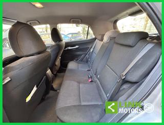 TOYOTA Auris usata, con Bracciolo