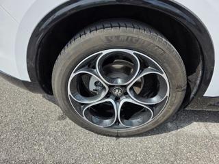 ALFA ROMEO Stelvio usata, con Sedile posteriore sdoppiato