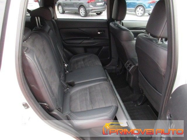 MITSUBISHI Outlander usata, con Airbag laterali