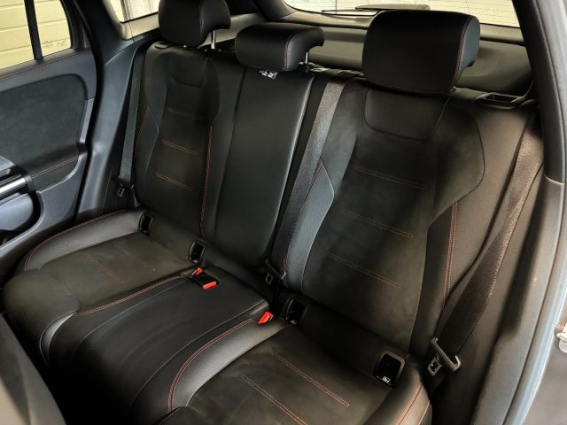 MERCEDES-BENZ GLA 180 usata, con Volante in pelle