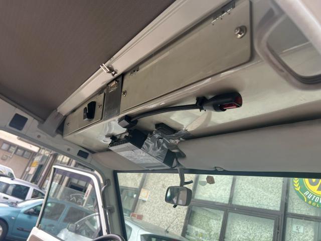TOYOTA Land Cruiser usata 21