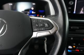 VOLKSWAGEN T-Roc usata, con USB