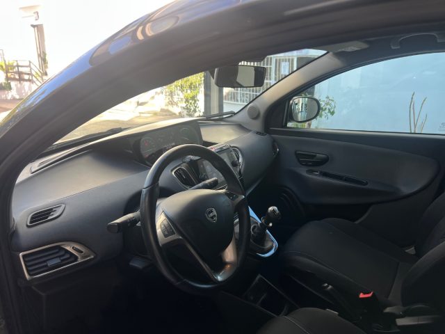 LANCIA Ypsilon usata, con MP3