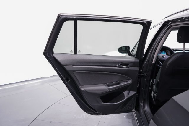 VOLKSWAGEN Golf Variant usata, con Autoradio digitale