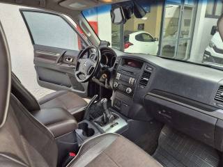 MITSUBISHI Pajero usata 13