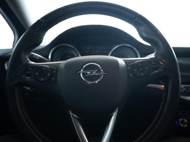 OPEL Astra usata, con USB