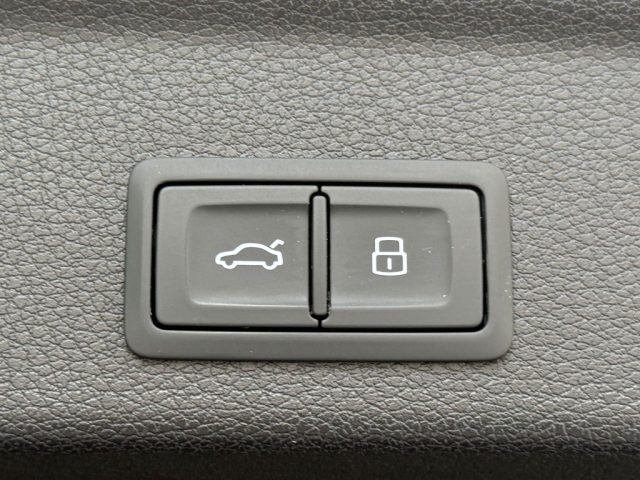 AUDI Q3 usata, con Airbag testa