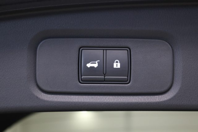 NISSAN Qashqai usata, con Controllo elettronico della corsia