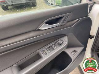 VOLKSWAGEN Golf usata, con Autoradio