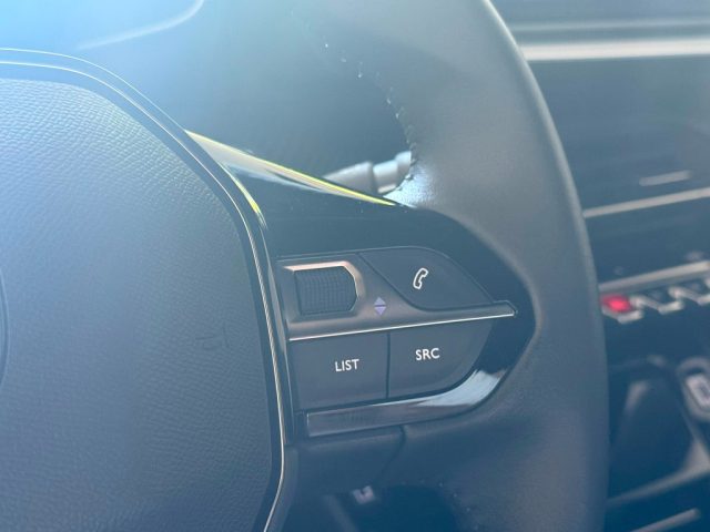 PEUGEOT 2008 usata, con Sensori di parcheggio posteriori