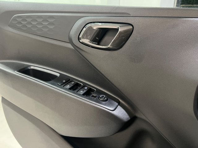 HYUNDAI i10 usata, con Sensore di luce