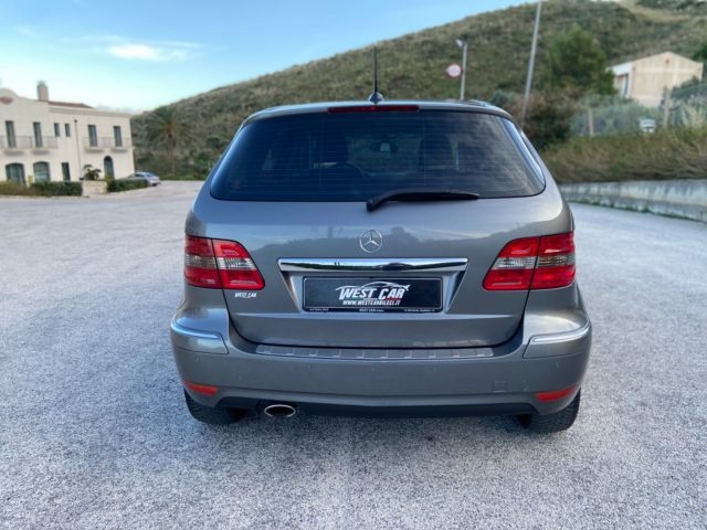 MERCEDES-BENZ B 180 usata, con Autoradio