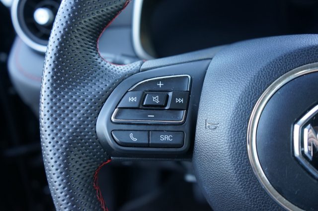 MG ZS usata, con Airbag testa