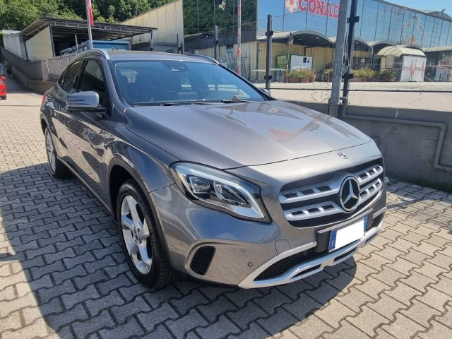 MERCEDES-BENZ GLA 200 usata, con ESP
