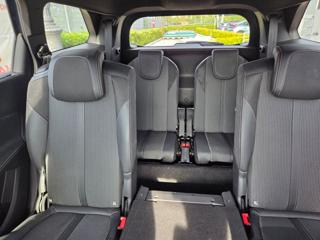 PEUGEOT 5008 usata, con Sedile posteriore sdoppiato