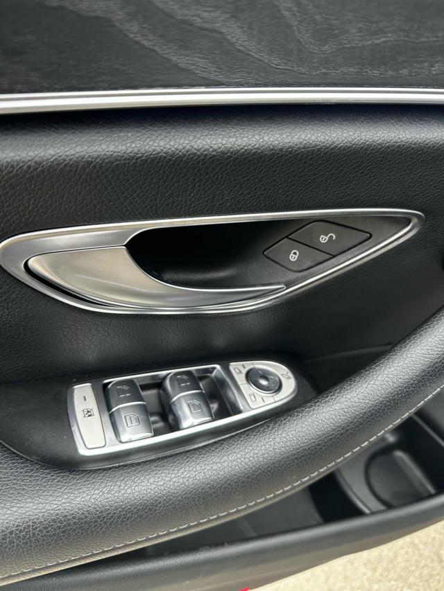 MERCEDES-BENZ E 200 usata, con Fari Xenon