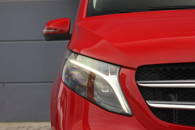 MERCEDES-BENZ Vito usata, con Sedile posteriore sdoppiato