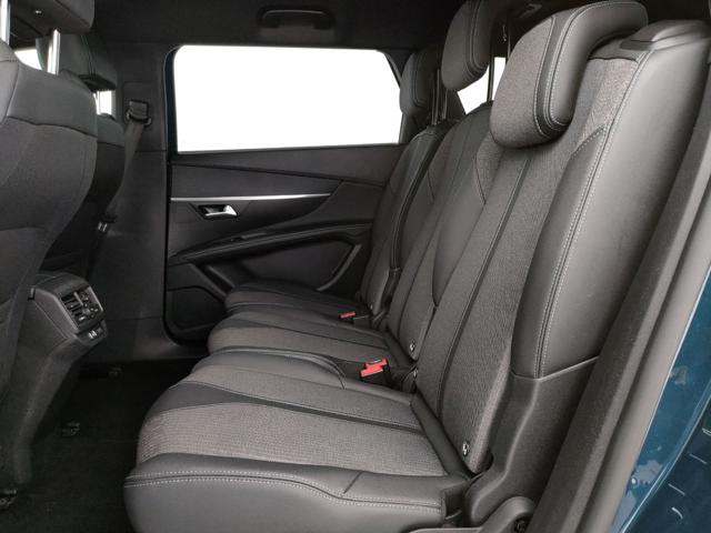 PEUGEOT 5008 usata, con Volante in pelle